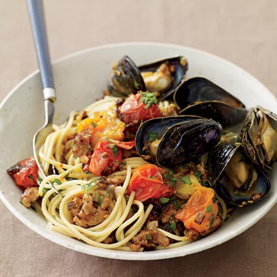 sausage-and-mussel-spaghetti_400